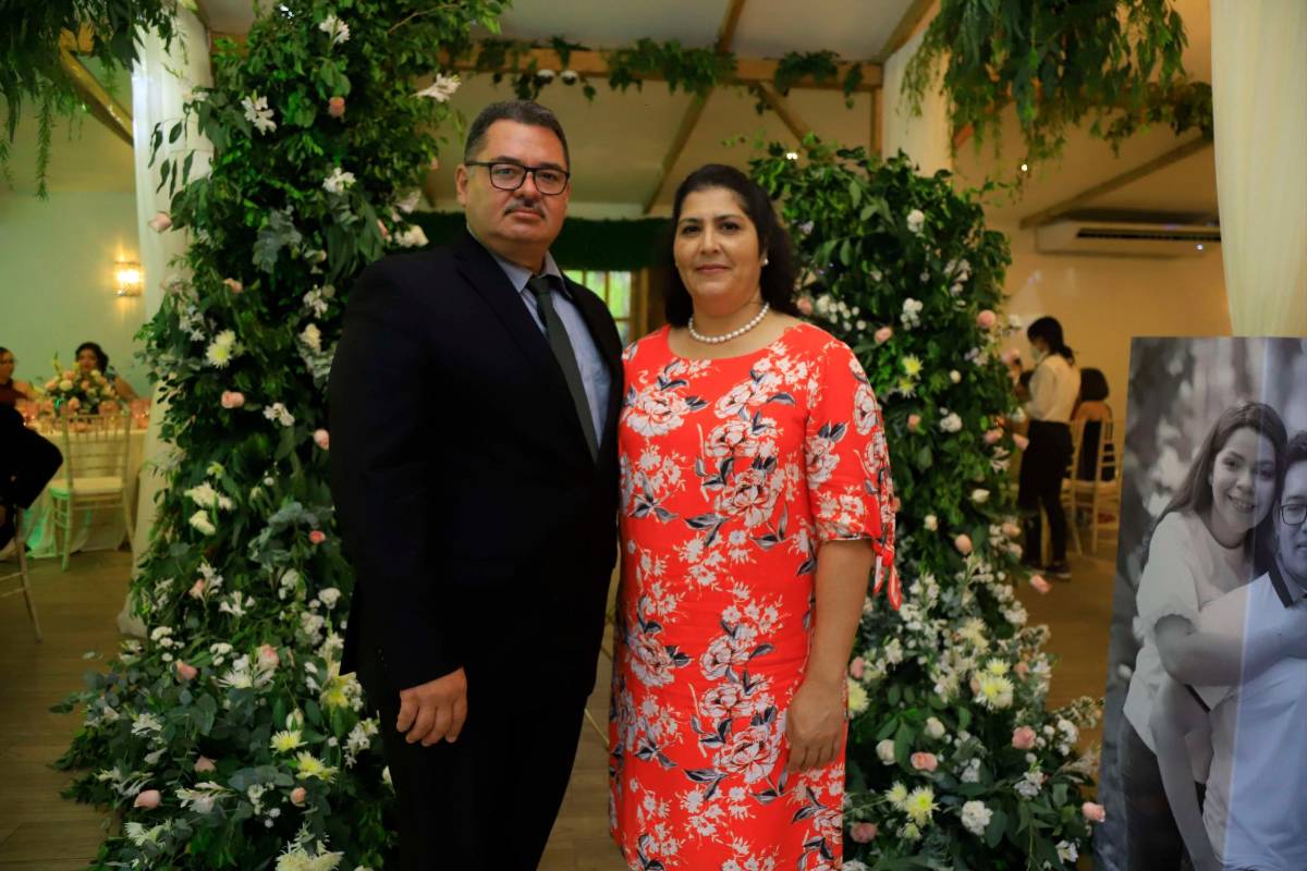 Fernando y Danna llegan al altar para unirse en matrimonio