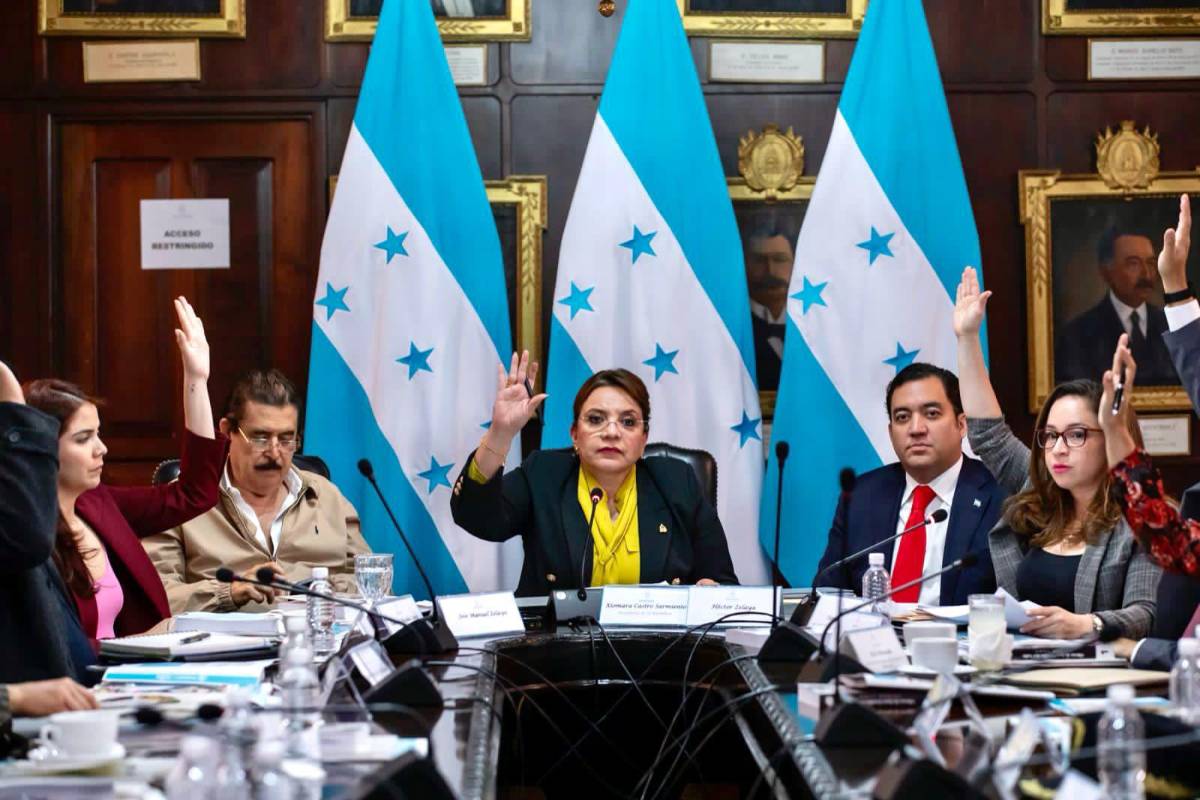 Cambios en el gabinete distraen y no resuelven problemas, dice analista