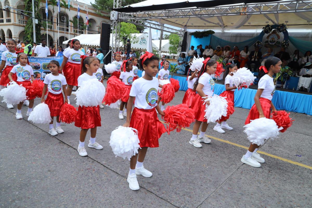 Desfiles patrios 2025: tradición y patriotismo resaltan en La Ceiba