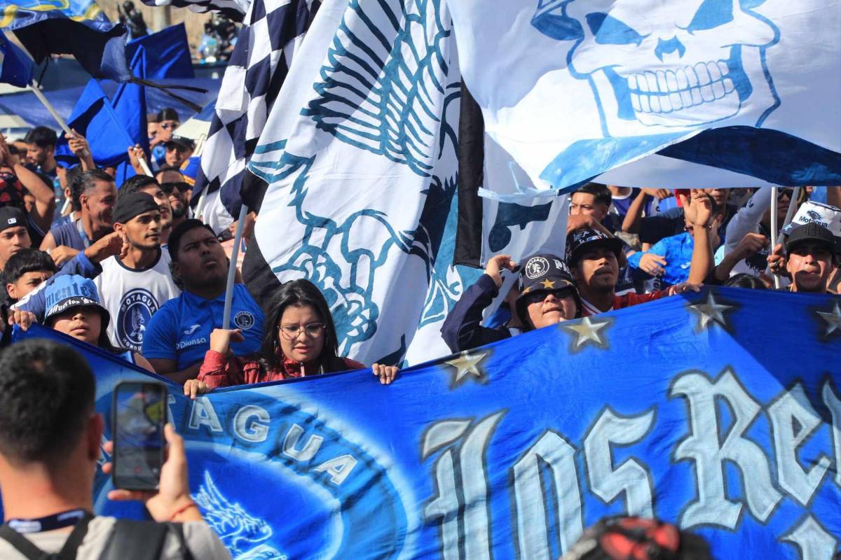 Rubia enamora en Motagua-Real España, fiesta azul en el Nacional e 'infiltrados'