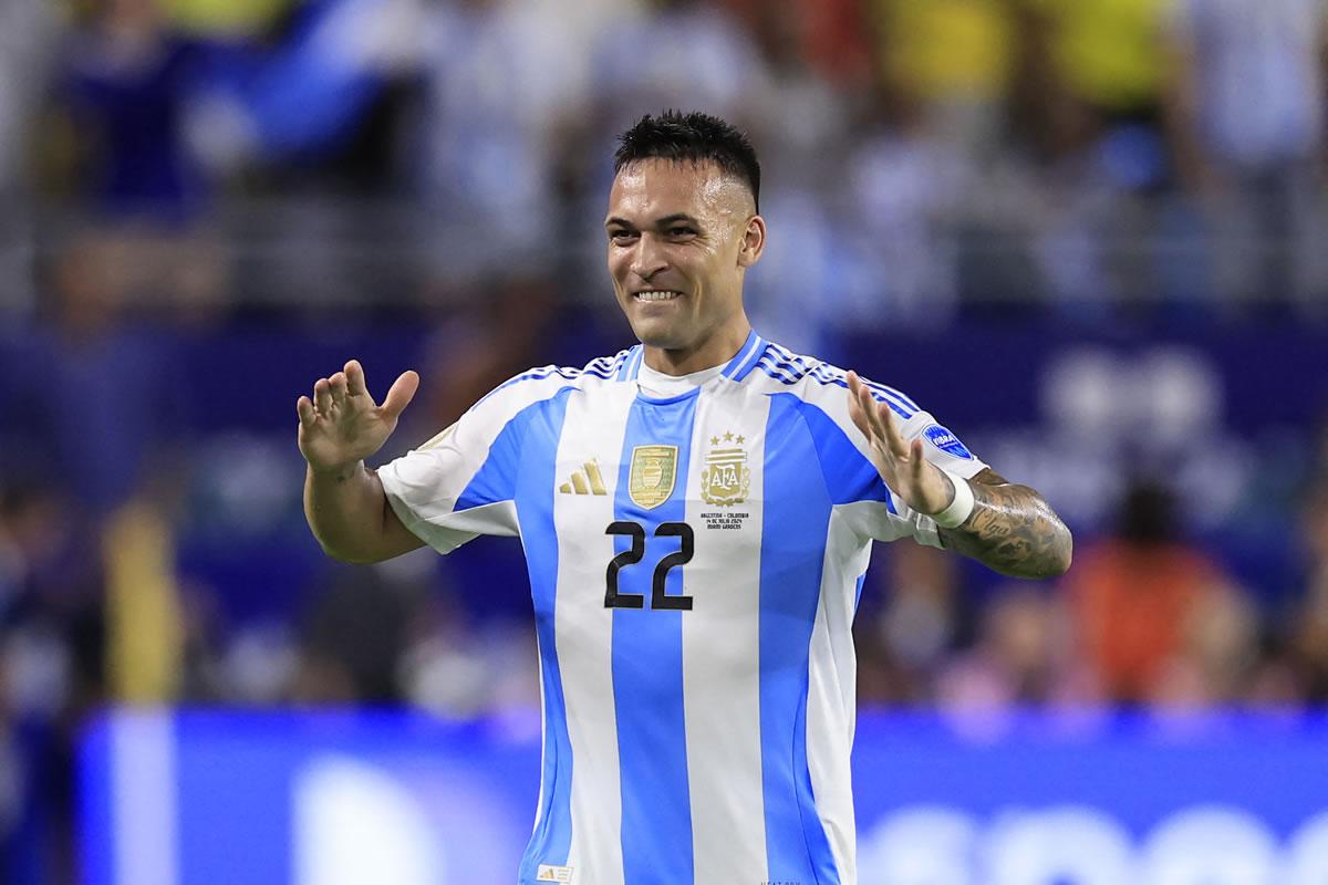 Lautaro Martínez marcó el gol de la victoria y del titulo para Argentina.