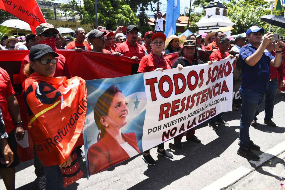 Los simpatizantes de Libre llegaron hasta el Estadio Nacional en Tegucigalpa y hasta la plaza Las Banderas en San Pedro Sula.