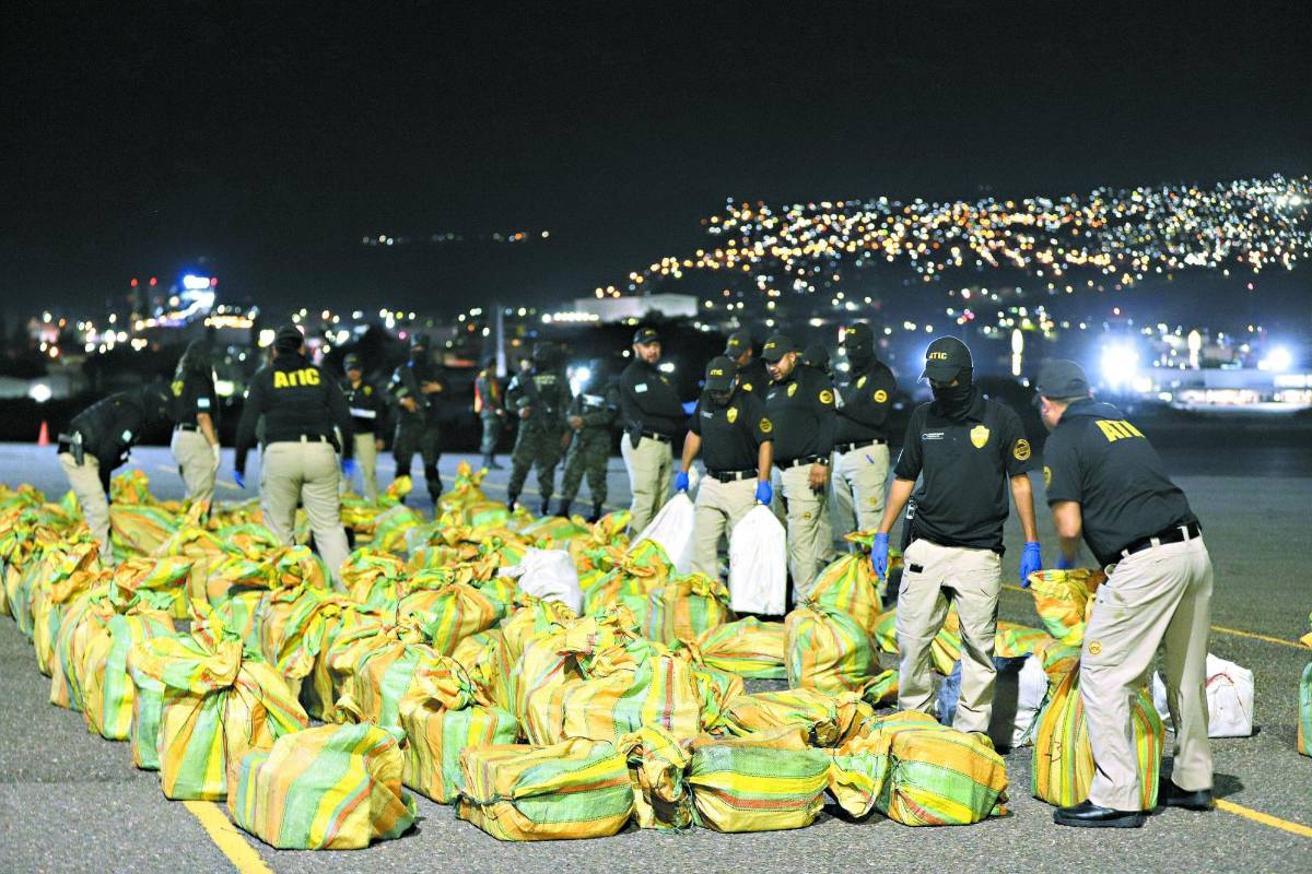 Toneladas de cocaína decomisada en Islas de la Bahía venían de Colombia