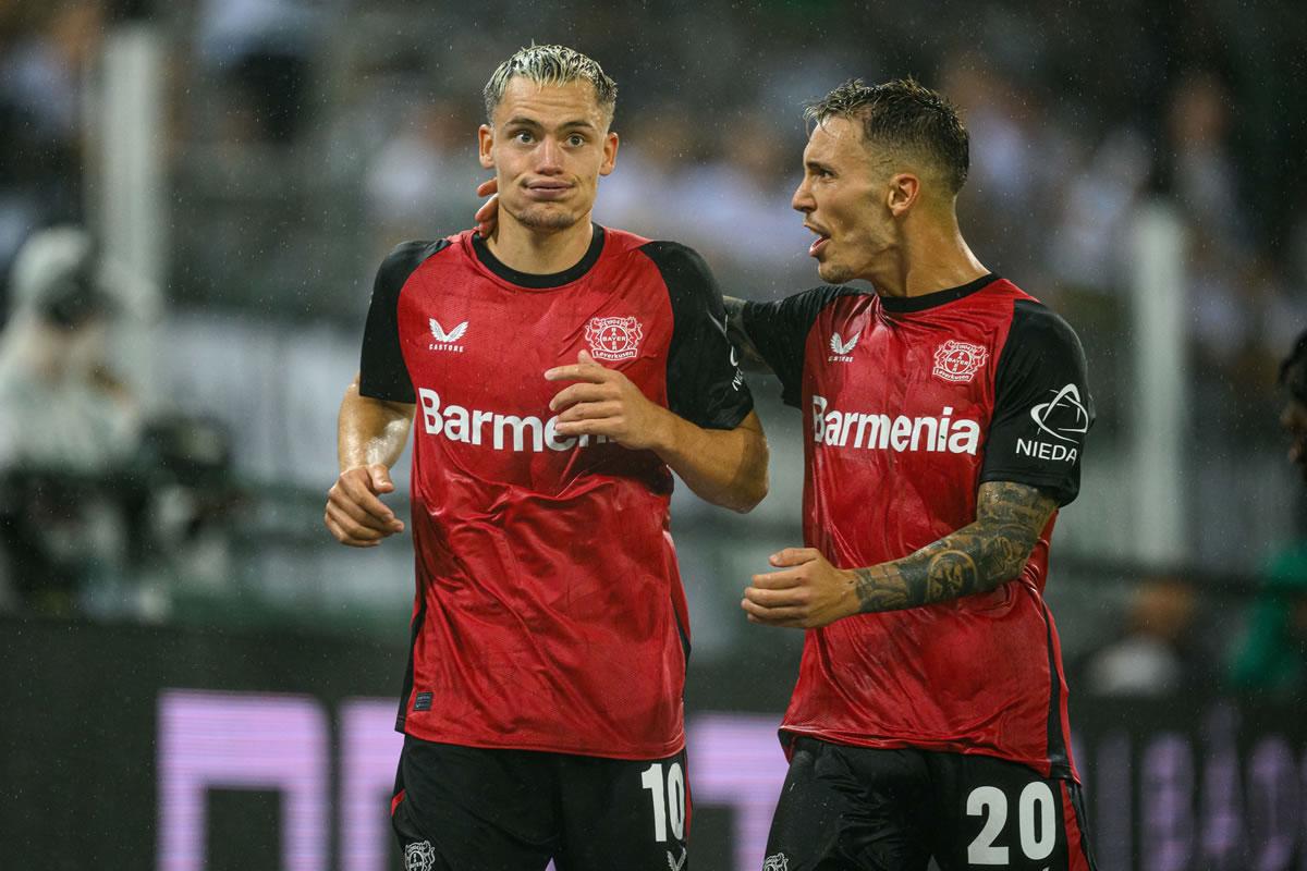 Florian Wirtz marcó dos goles para el triunfo del Bayer Leverkusen.