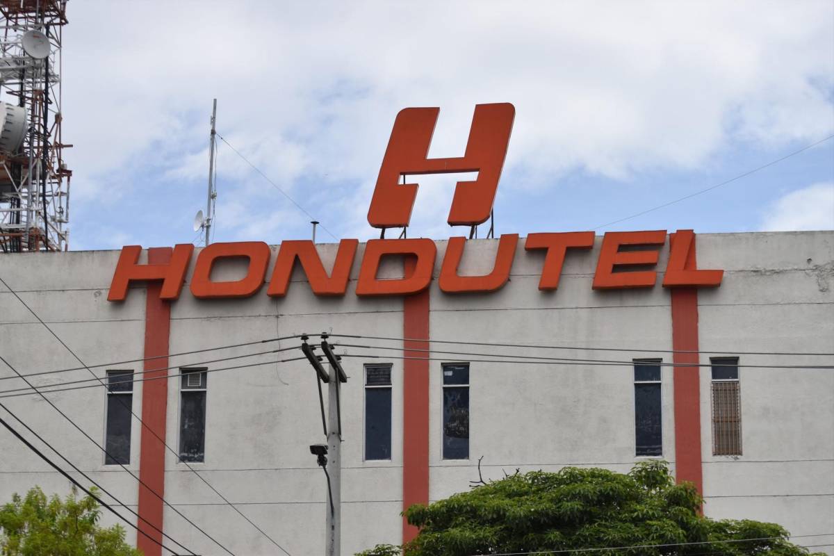Despiden a 200 empleados de Hondutel