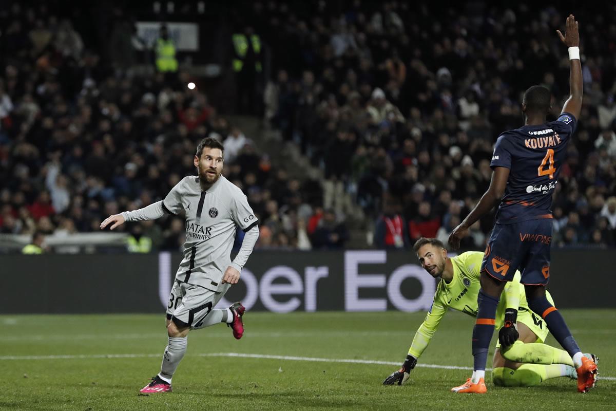 Messi dejó de rodillas al portero del Montpellier para marcar su golazo.
