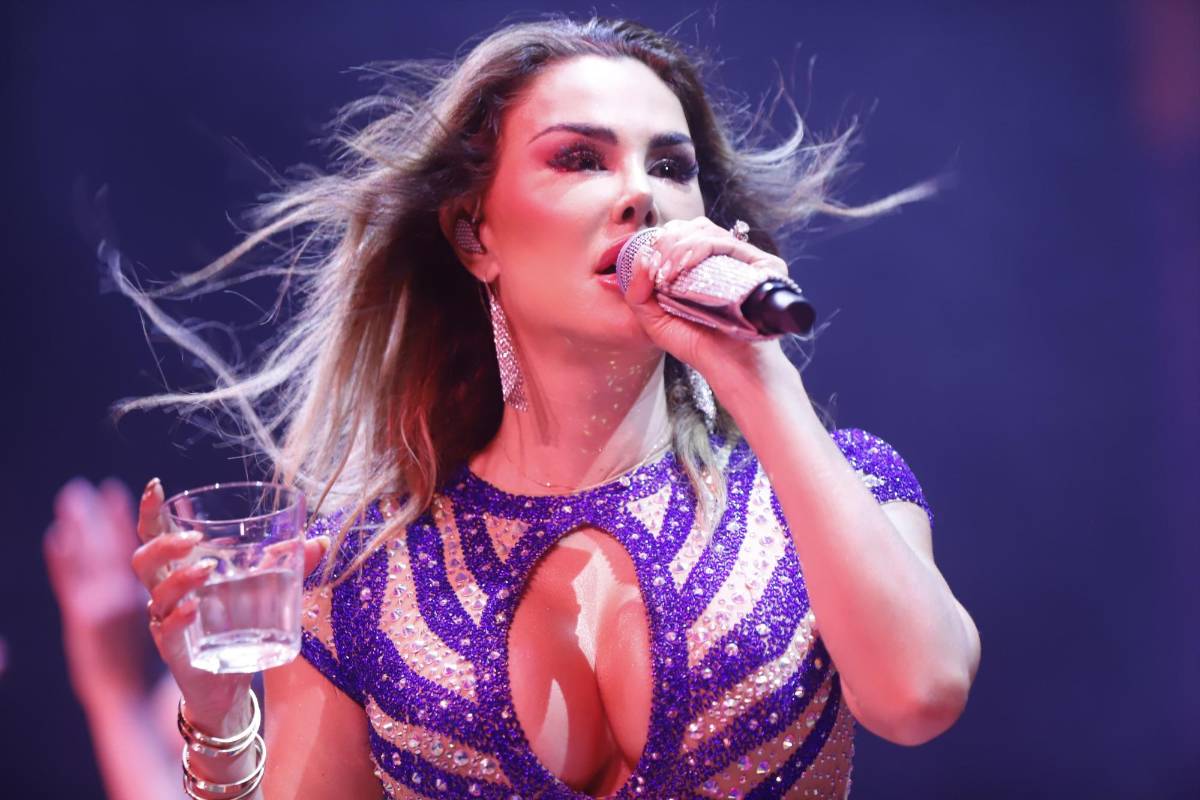 Ninel Conde encendió el Campo AGAS con su “Bombón Asesino”