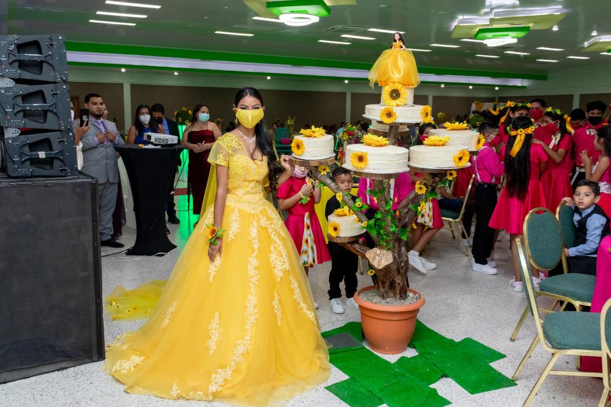 Noche de festejo por las 15 primaveras de Marilineth Rocío Torres