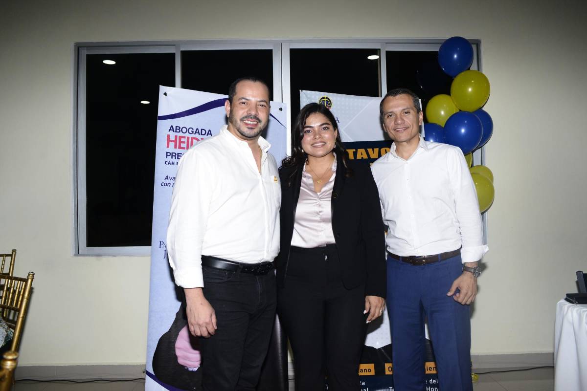 Gustavo Solorzano, candidato a la presidencia del CAH; Heydi Mejía, candidata del capítulo de El Progreso, Yoro; y Olbin Sarmiento, candidato a la presidencia del Tribunal de Honor, por el movimiento Integridad y Acción del frente Patria y Justicia.