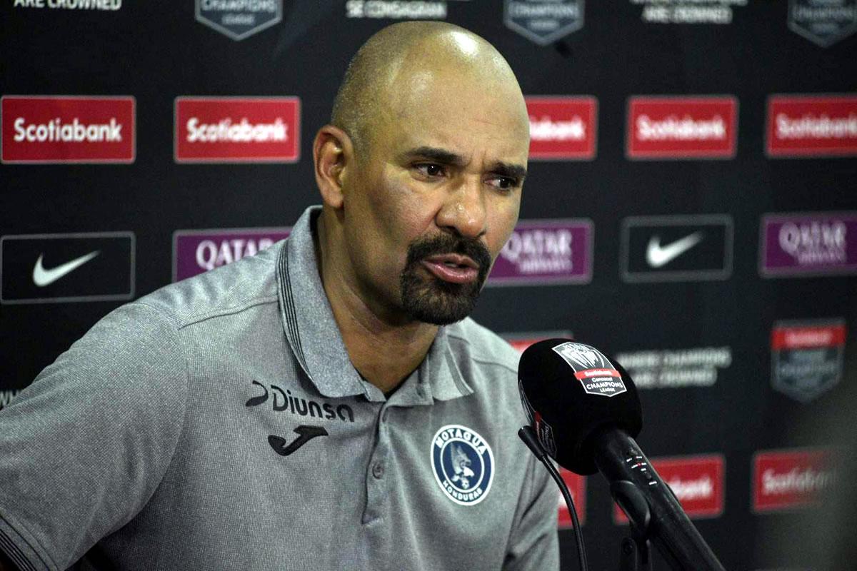 Ninrod Medina durante la conferencia de prensa después del partido.