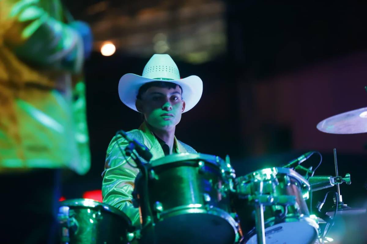 Generación Norteña desata la fiesta en la Tarima Ganadera del Agas