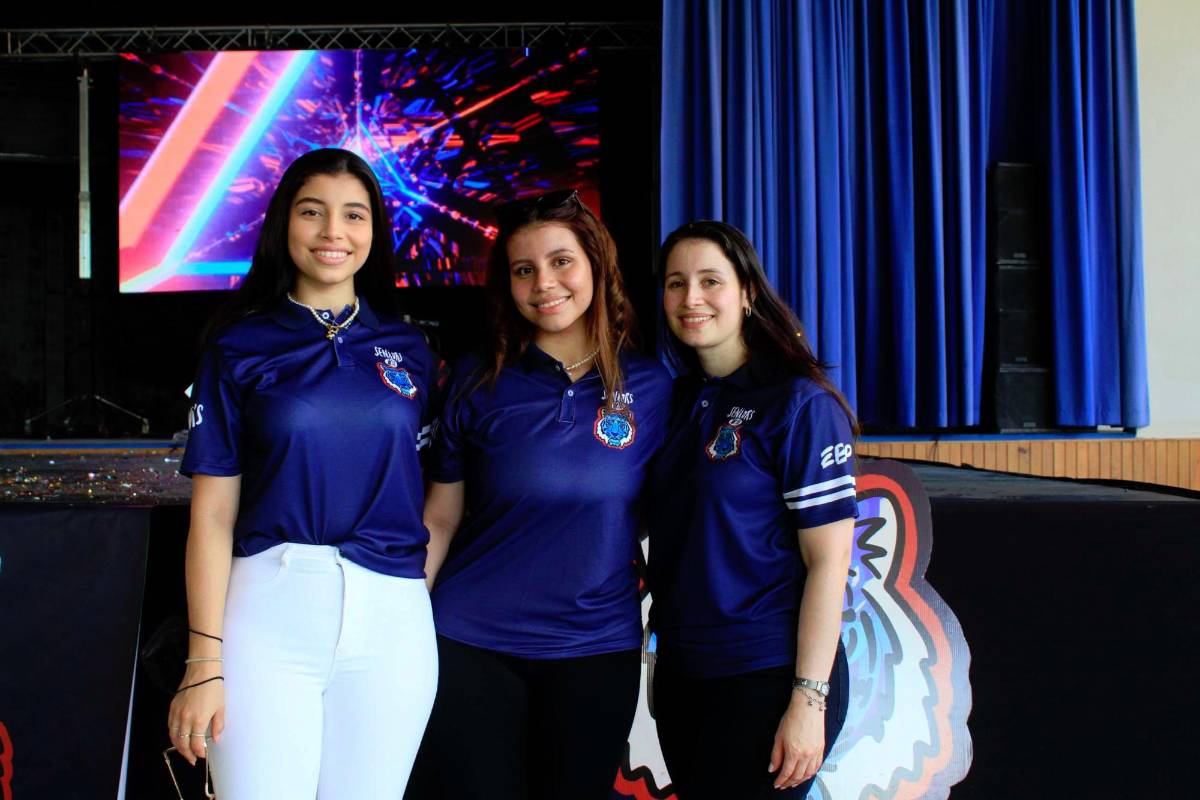 Seniors Entrance 2023 de la Episcopal School