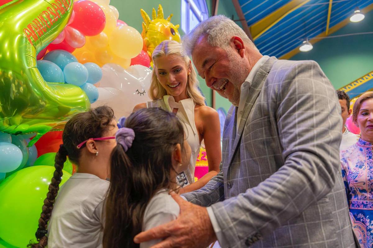 Así estuvo la visita de Miss Universo 2024 al museo El Pequeño Sula