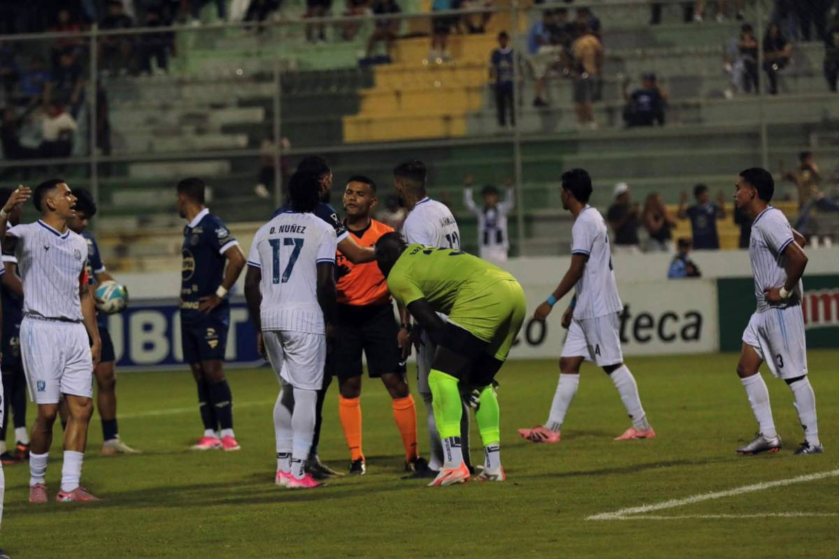 La bronca en el Motagua vs Génesis, dos polémicas y festejo en Comayagua