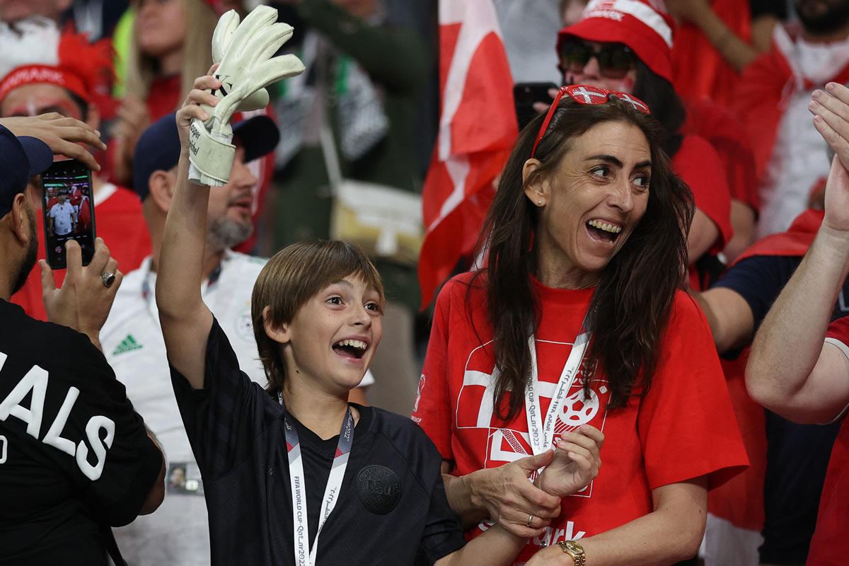 Danesas y tunecinas son furor en el Mundial de Qatar 2022