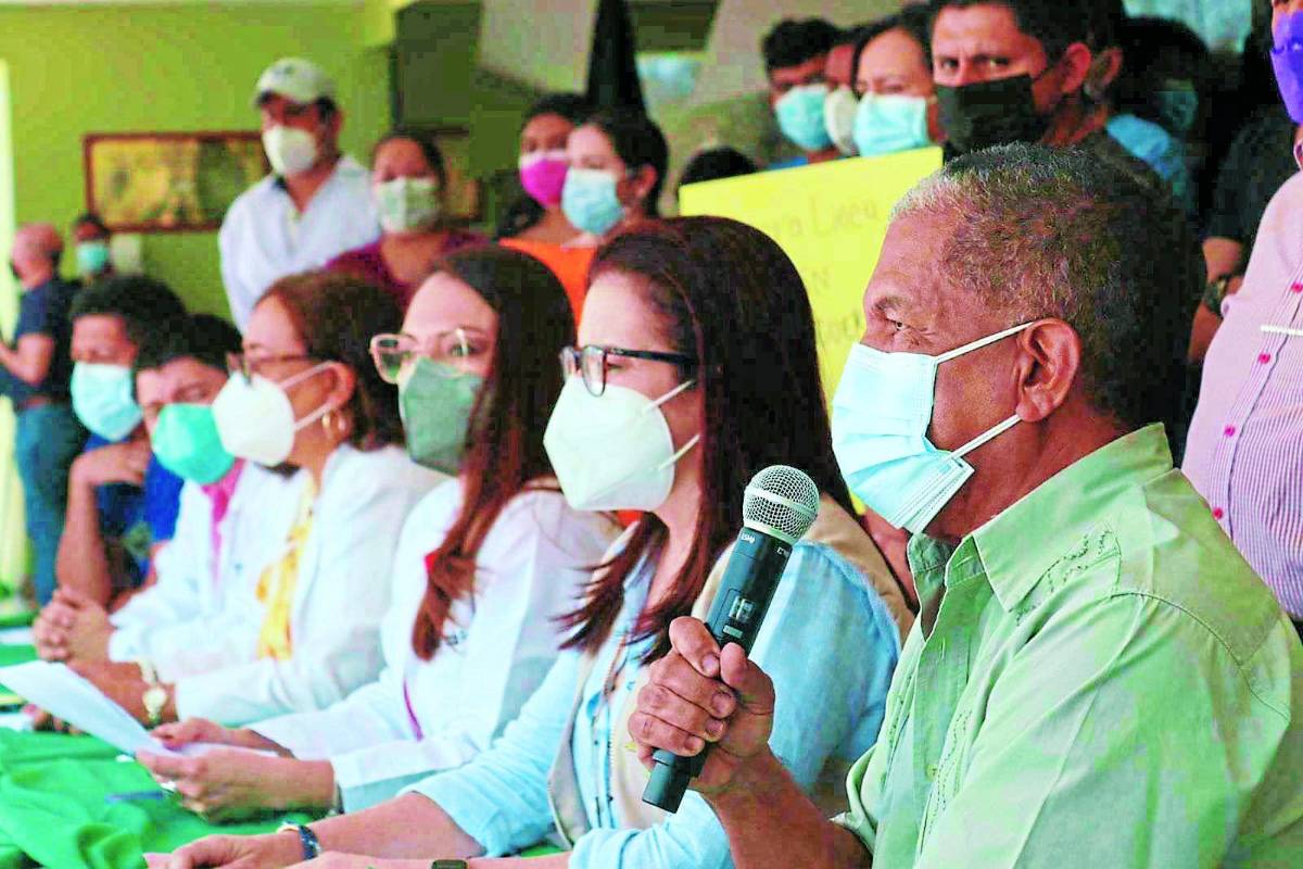 Médicos reclaman a Salud para que resuelva crisis por asignación de plazas