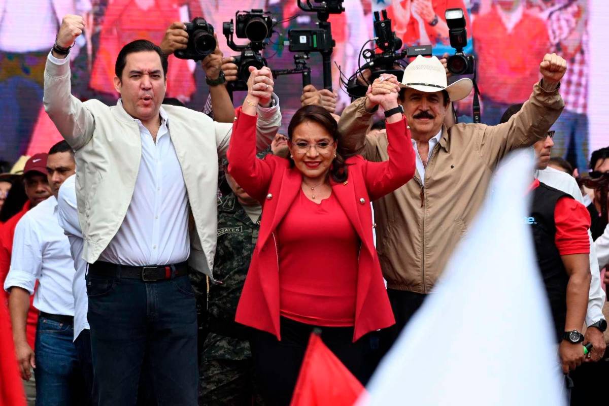 Xiomara Castro acusa a sus adversarios de boicotear elección