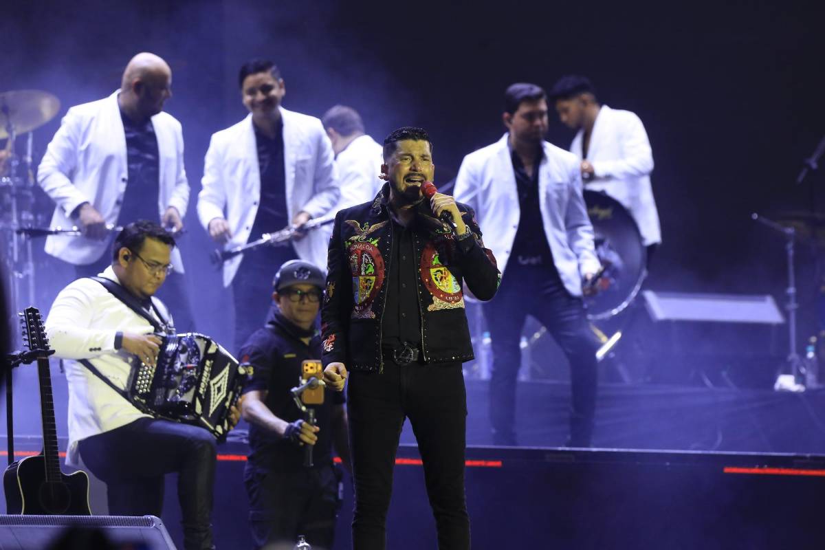 Luis Ángel El Flaco y Conjunto Primavera protagonizan tremenda fiesta romántica