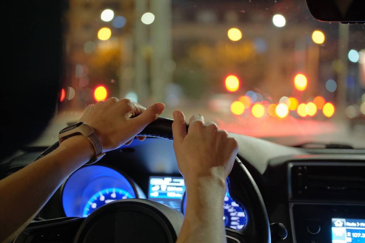 Medidas de seguridad que debes tomar al conducir de noche
