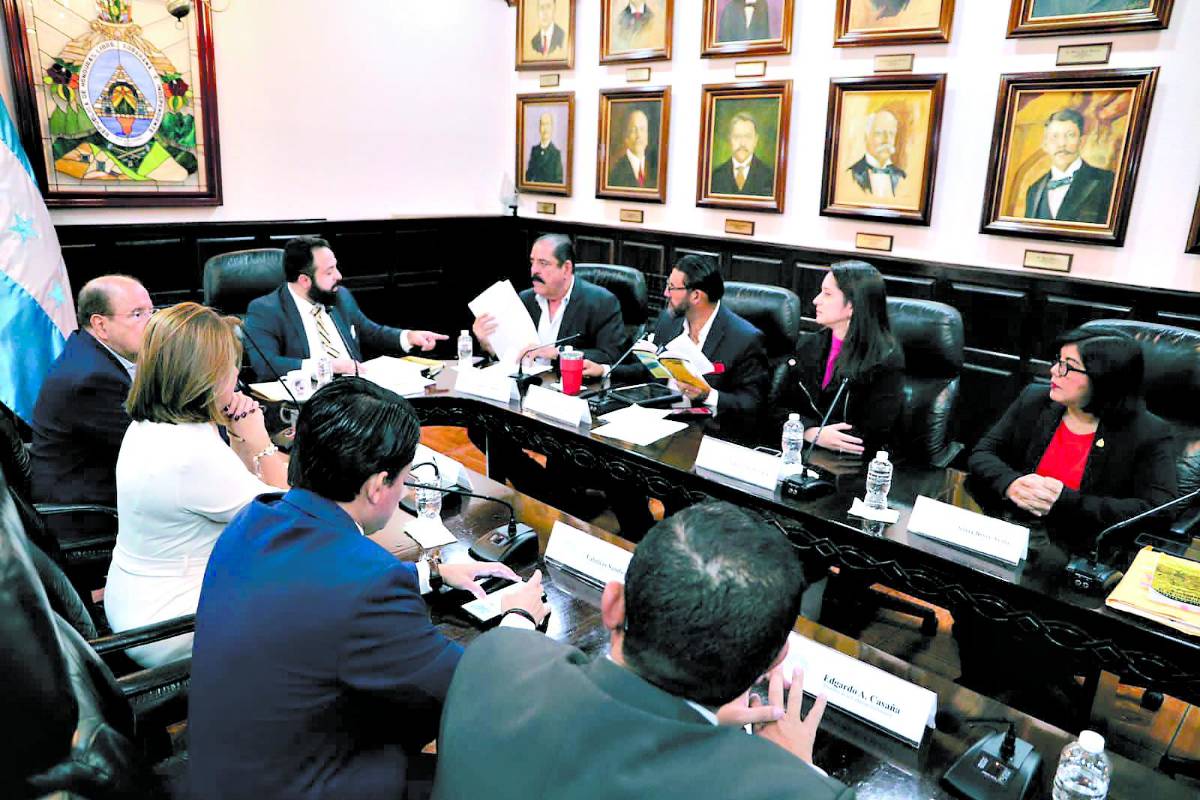 Comisión permanente convoca a nueva sesión