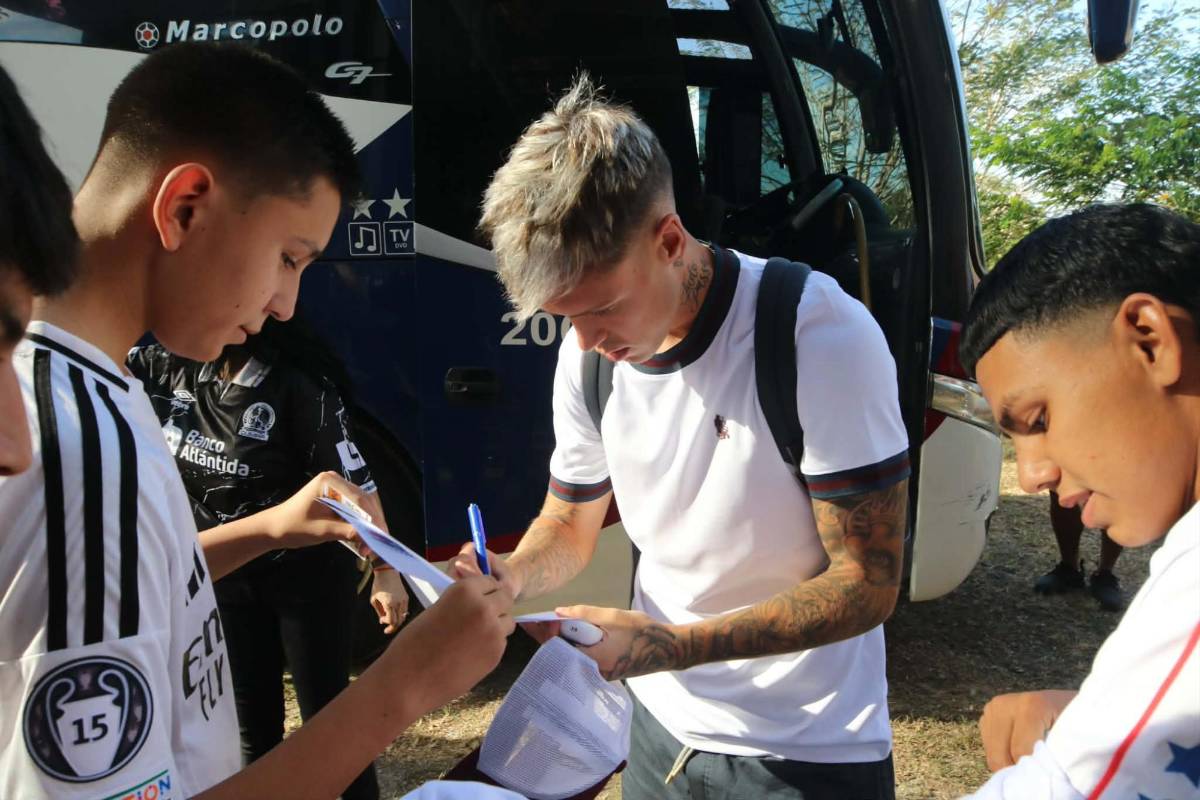 Jugador se estrella con muro y, ¿quién es el 'chelito' que debutó con Olimpia?