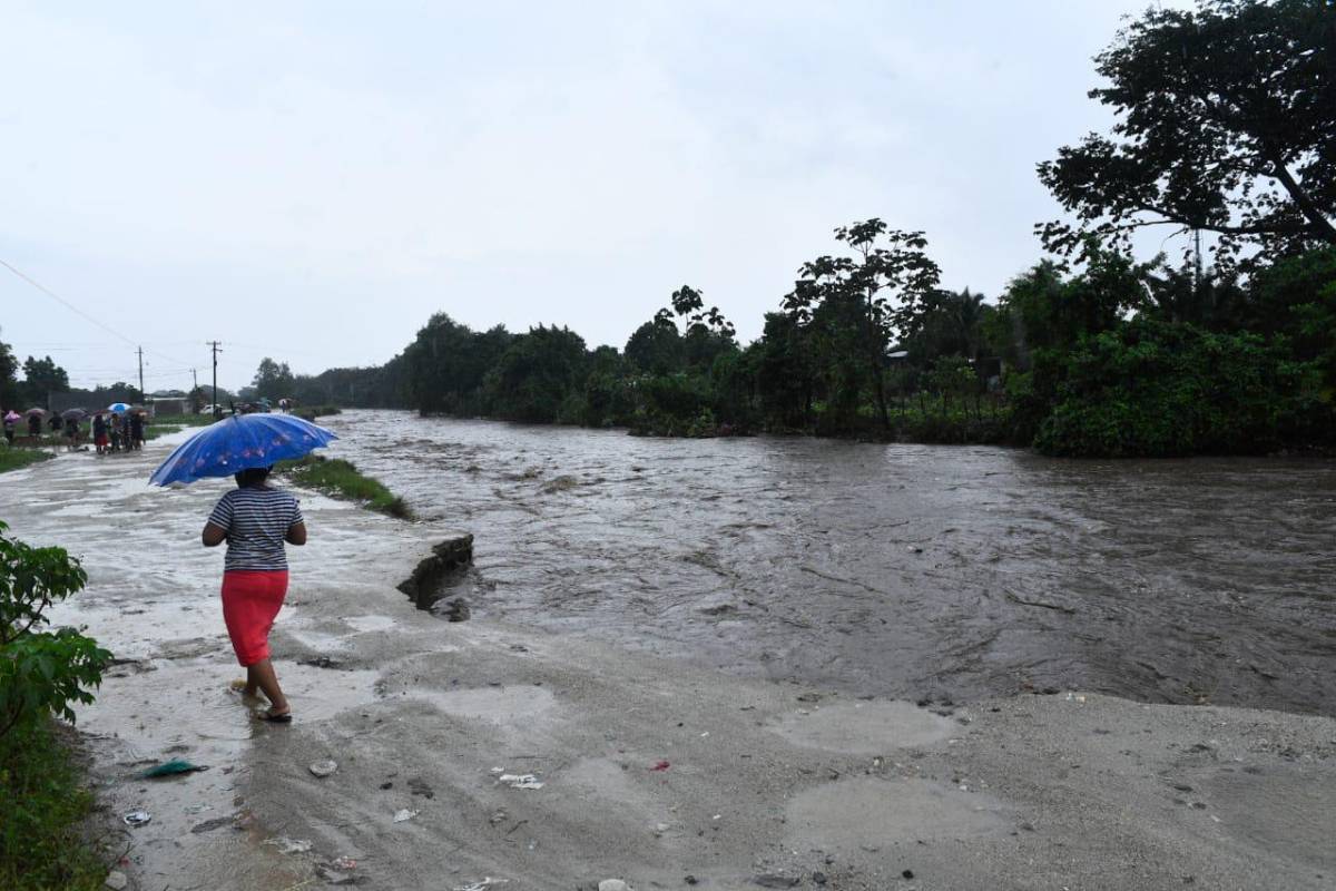 Frente frío con lluvias causa estragos en barrios bajos de San Pedro Sula