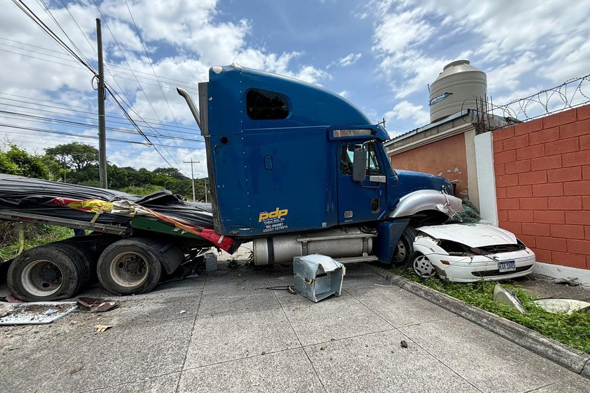 Rastra a punto de provocar tragedia en carretera a Olancho