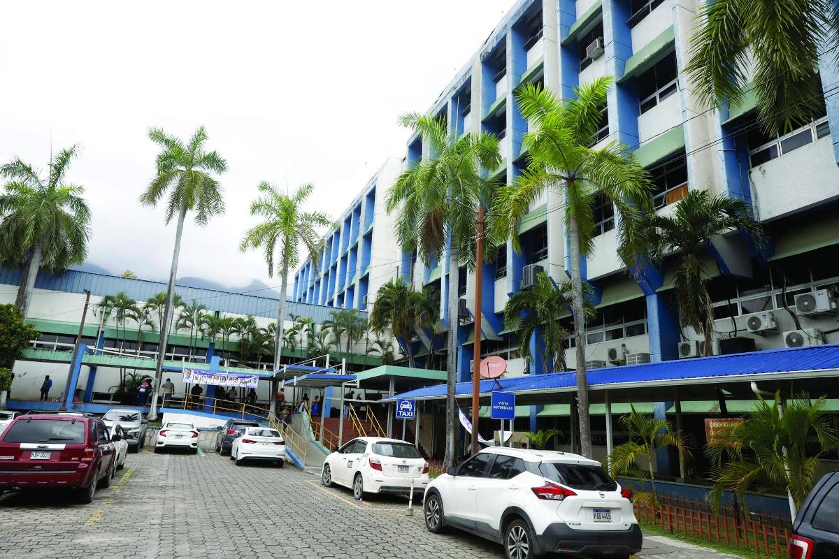 Hospital de trauma estará listo antes de que finalice el gobierno de Castro