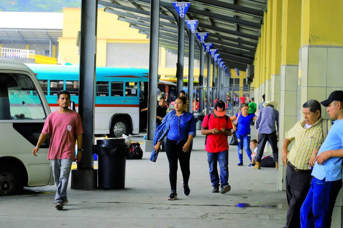 Sector transporte amenaza con posible paro