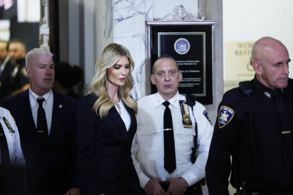 Ivanka Trump a su salida de un tribunal de Nueva York este miércoles.