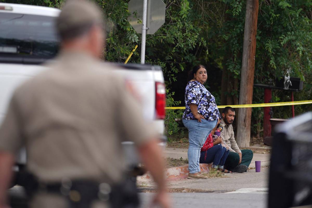 Adolescente latino habría disparado contra su abuela antes de tiroteo en escuela de Texas