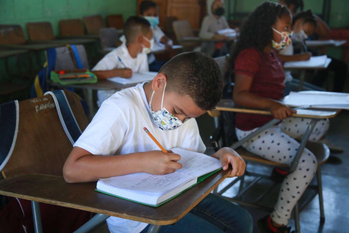 Repararán escuelas de Cortés, Olancho y Santa Bárbara