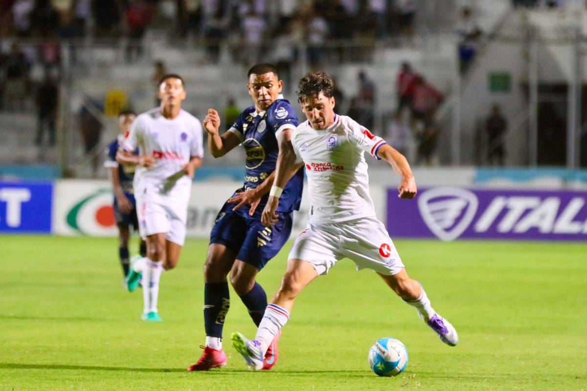 El increíble error de Menjívar vs Motagua, agresión a Edwin, sangre y baile en Olimpia