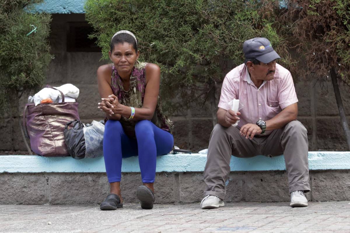 “Hondureños seguirán migrando por falta de empleos”: Eugenio Sosa