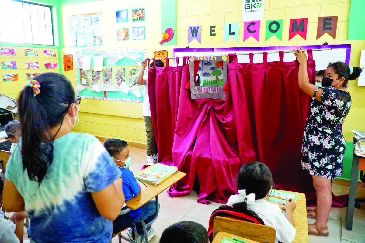 El centro básico tiene las dos modalidades, inglés al 100% para al menos 250 estudiantes y la tradicional.