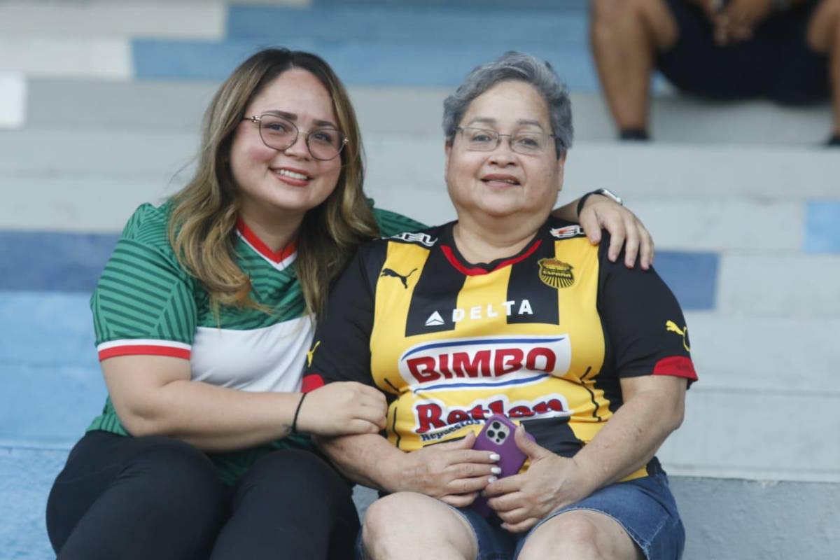 Derroche de bellezas en Real España-Marathón: las chicas que robaron suspiros en SPS