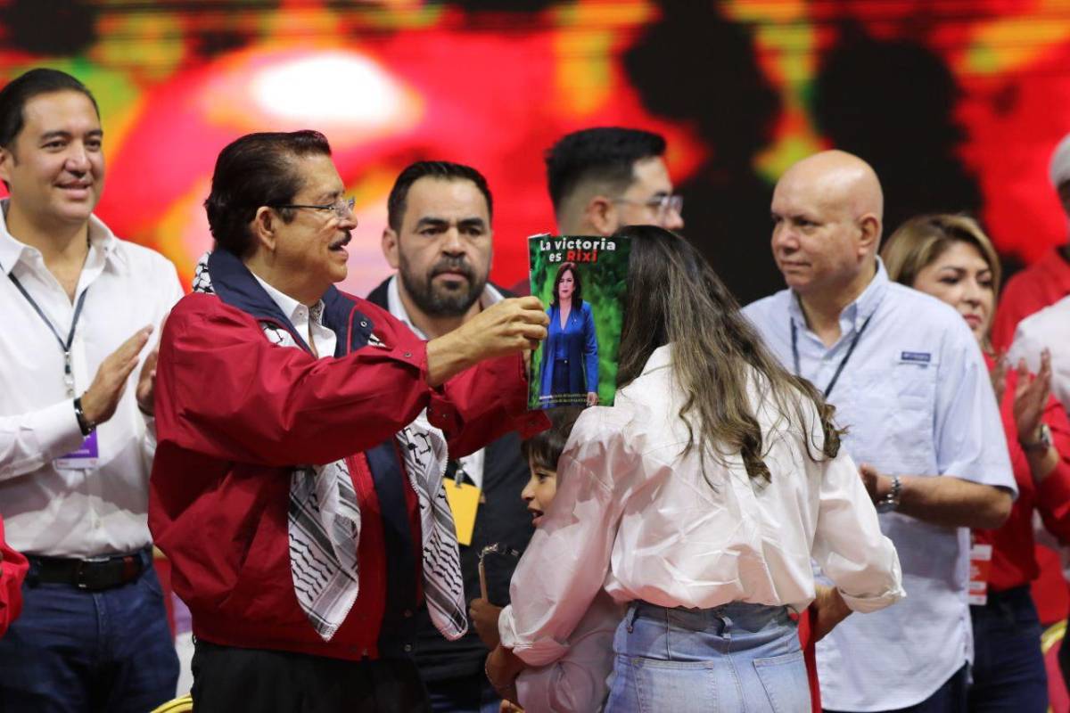 Reapariciones y respaldo a Rixi: las imágenes que dejó la asamblea de Libre en Tegucigalpa