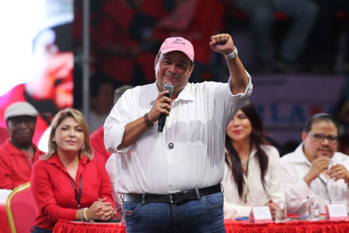 Reapariciones y respaldo a Rixi: las imágenes que dejó la asamblea de Libre en Tegucigalpa