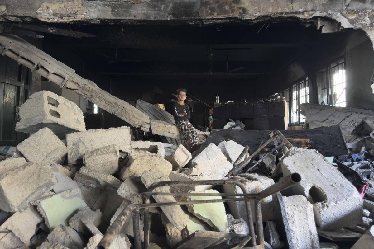 Las dramáticas imágenes del bombardeo de una escuela en Gaza