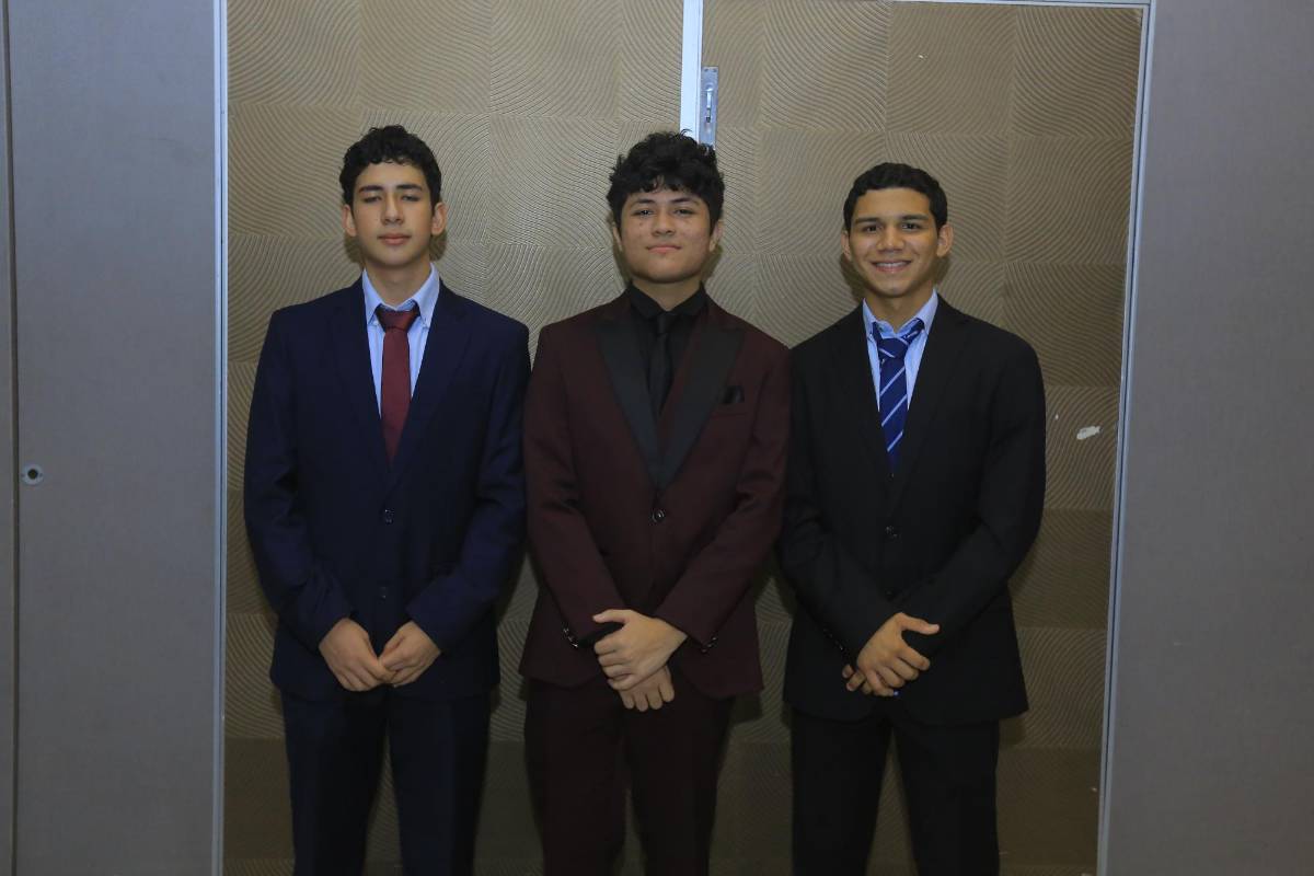 Orgullo y alegría por los Seniors 2026 de la Happy New Dawn