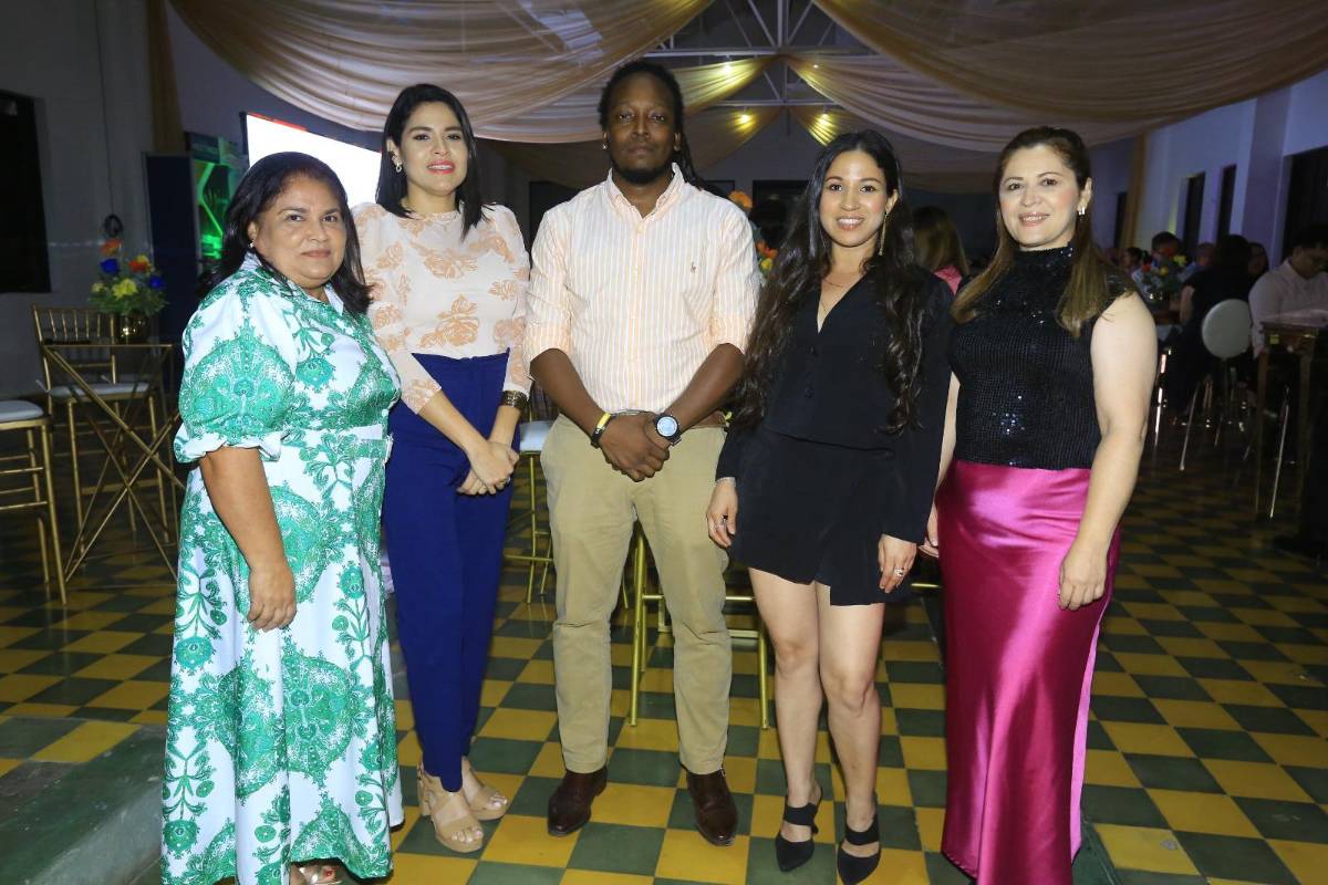 Homenaje a Guillermo Orellana, presidente del Buró de Convenciones de SPS