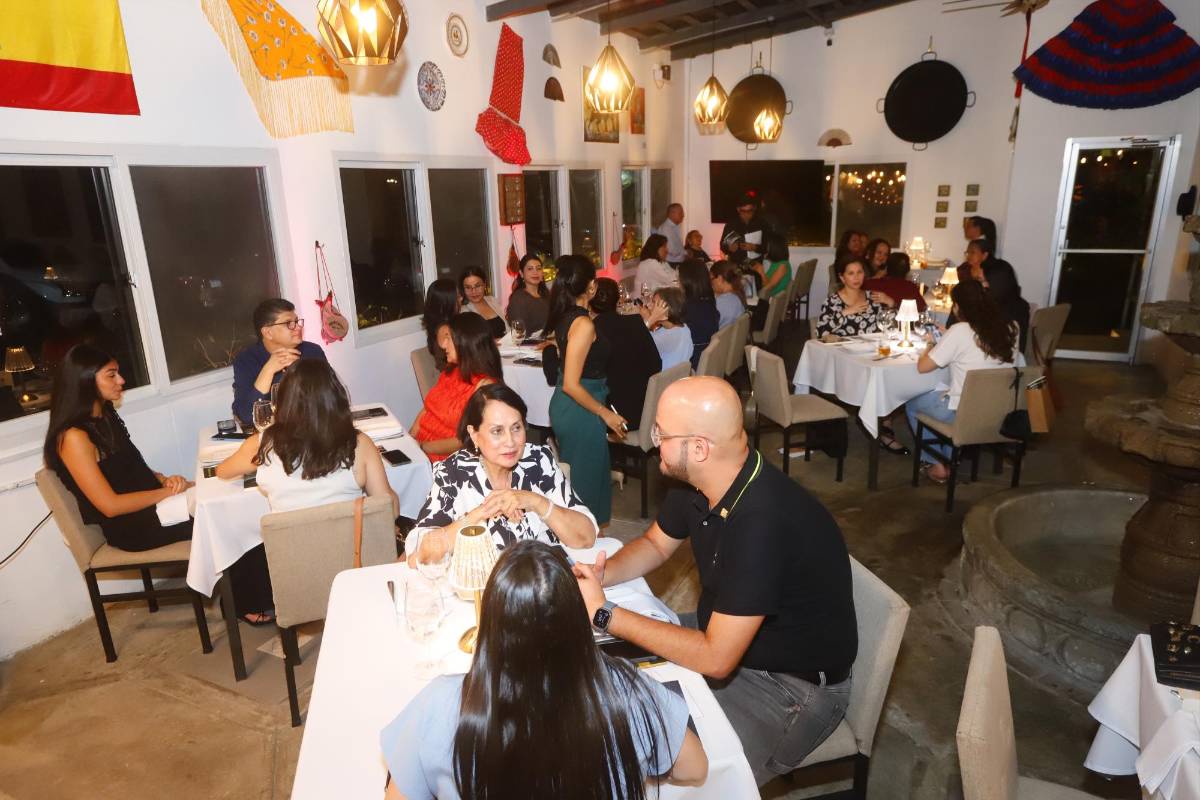 Así se vivió el evento Maridaje de Letras, Vinos y Tapas