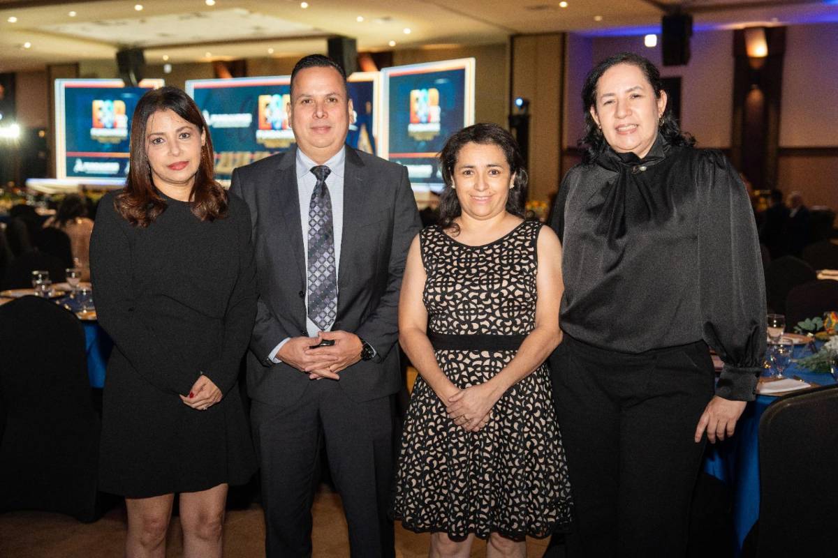 Los selectos invitados en la entrega del Sello FUNDAHRSE 2025