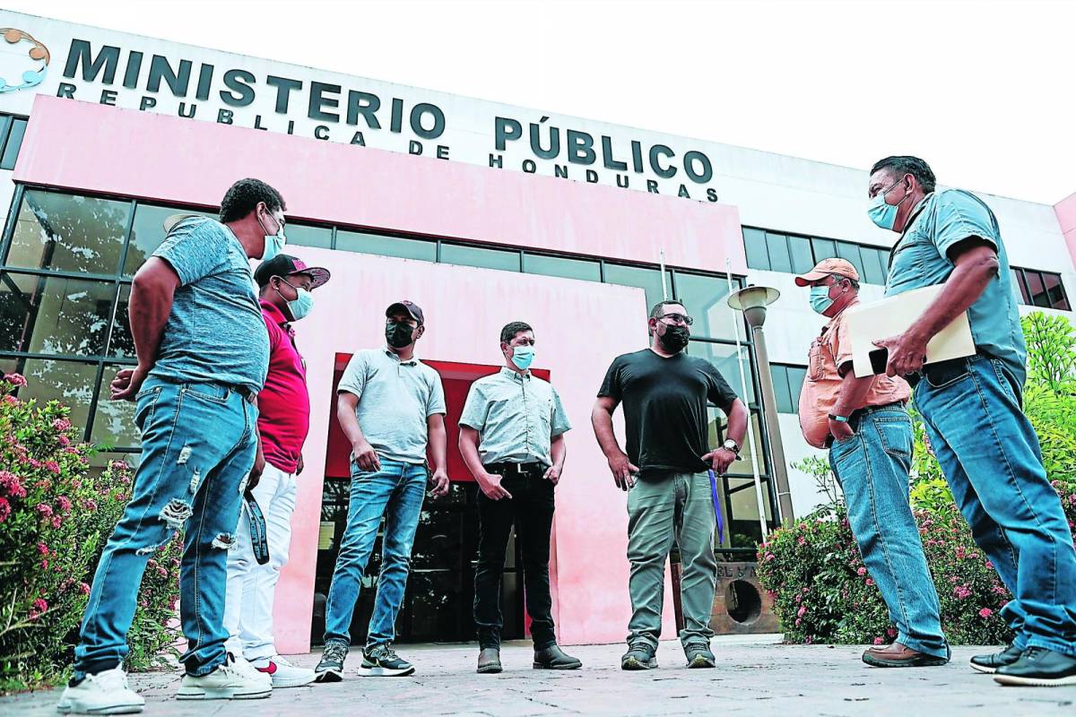 Los contratistas denunciaron ayer a Contreras ante el Ministerio Público.