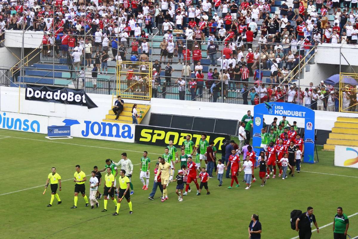 La burla de Menjívar tras derrota, polémicas en Marathón-Olimpia y los dos expulsados
