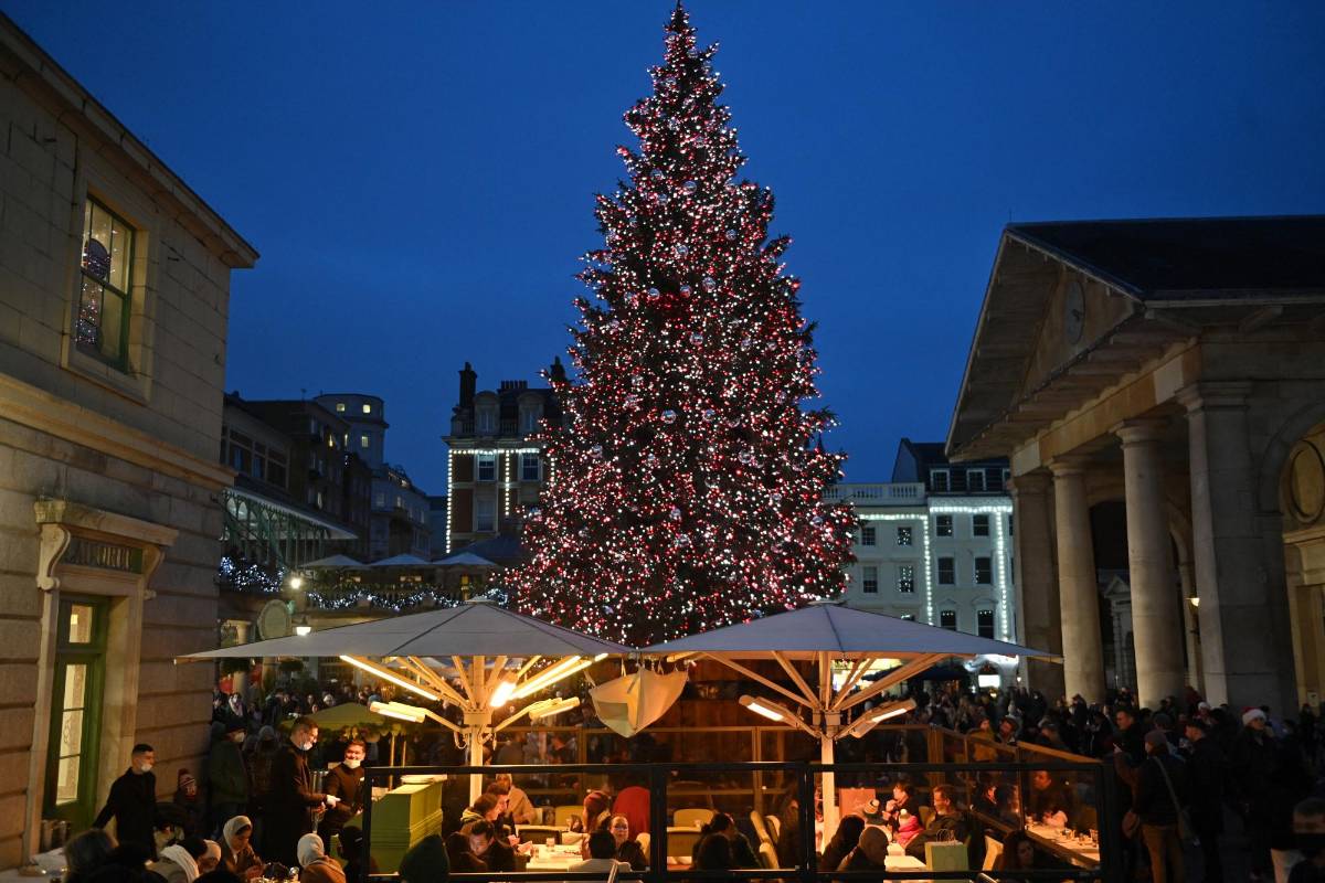 “Un evento cancelado es mejor que una vida cancelada”: OMS recomienda suspender fiestas navideñas