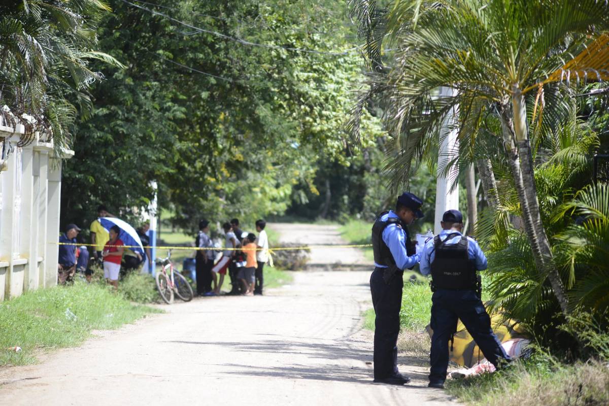 Por celos, vecinos dicen que hombre mató a su mujer