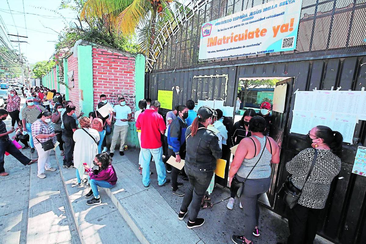 Se espera que 2.4 millones de estudiantes se matriculen en sistema público. Requisitos: tener al menos una dosis de vacuna.