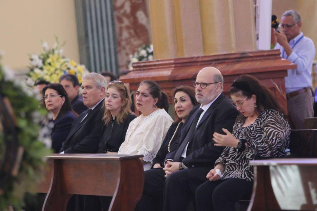 Familia y amigos despiden a don Emilio Larach con emotiva misa