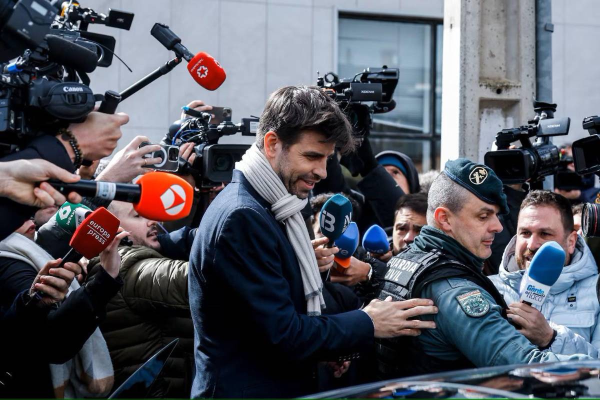 Gerard Piqué rompe a llorar ante el juez, mientras Shakira factura